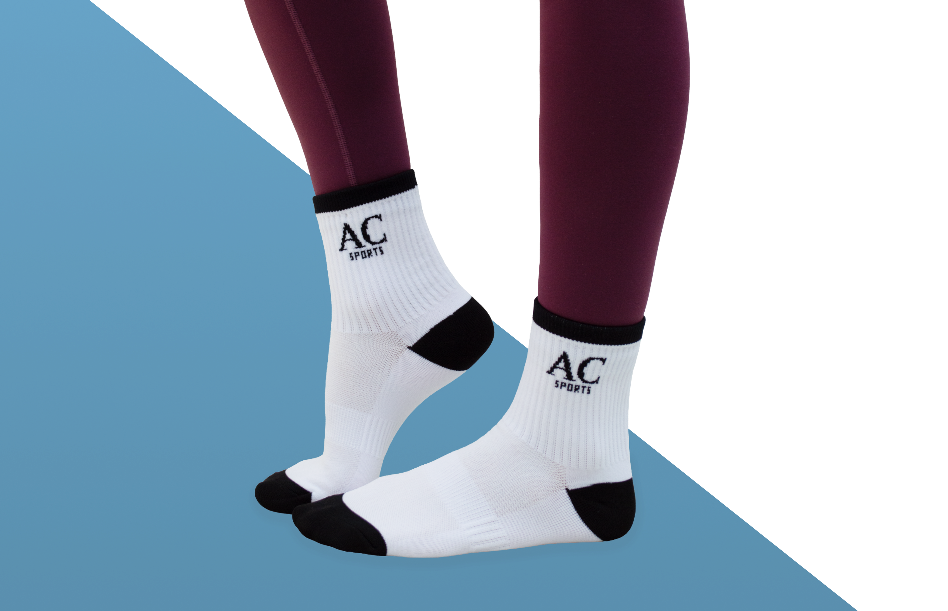 Calcetas deportivas AC Sports blancas con negro, diseño cómodo y resistente para entrenamiento y uso diario